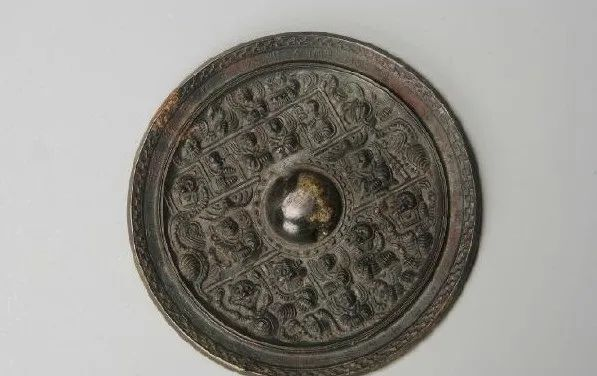 Bronze Mirror；Southern and Northern Dynasties period；